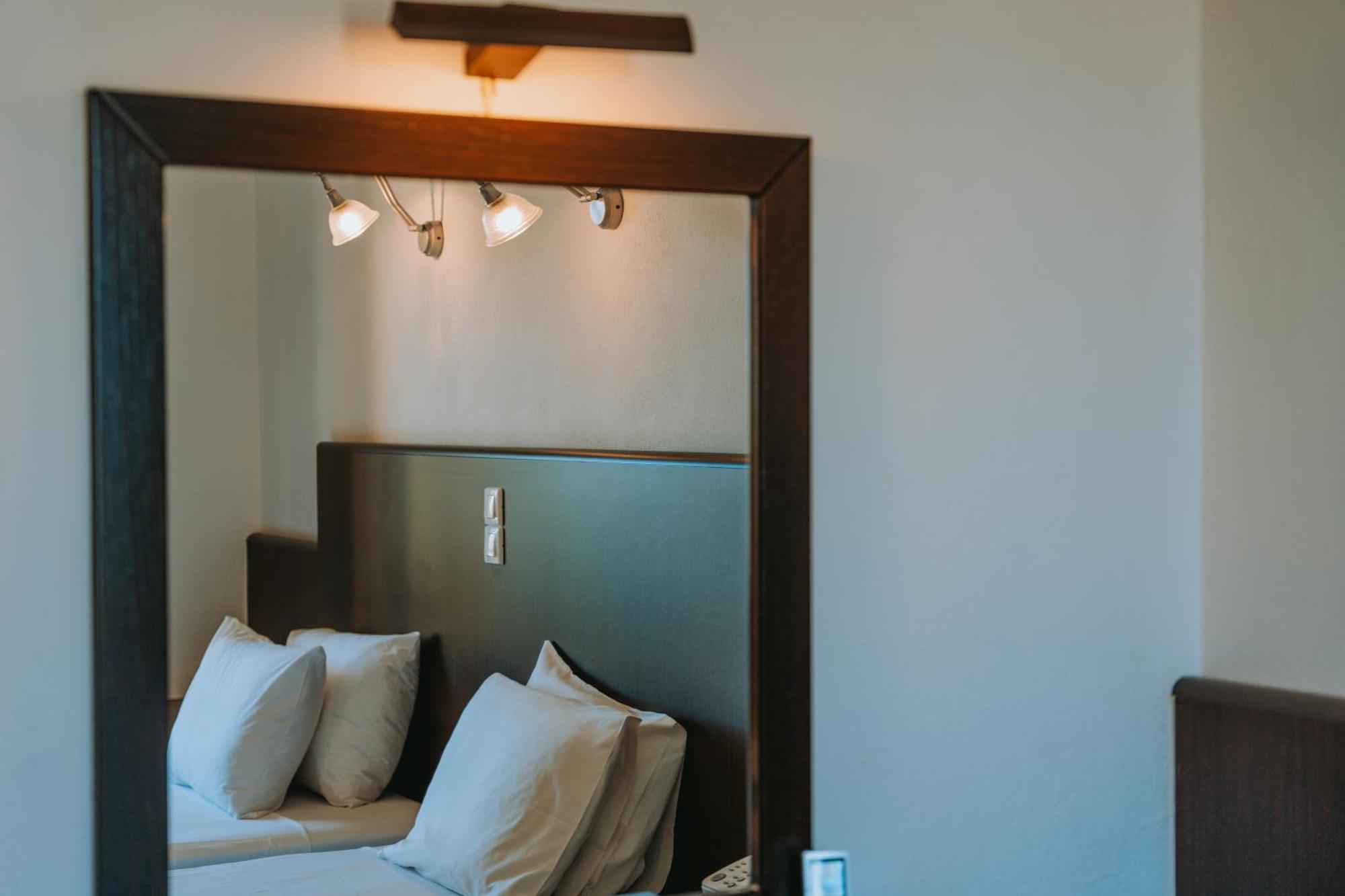 Karavostasi Beach Hotel 페르디카 외부 사진