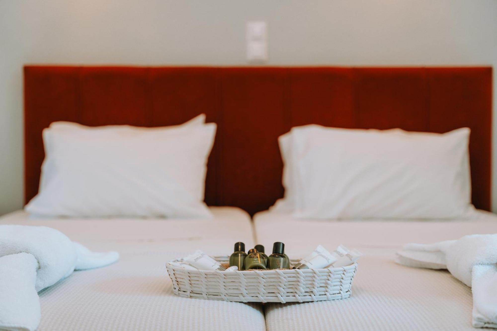 Karavostasi Beach Hotel 페르디카 외부 사진