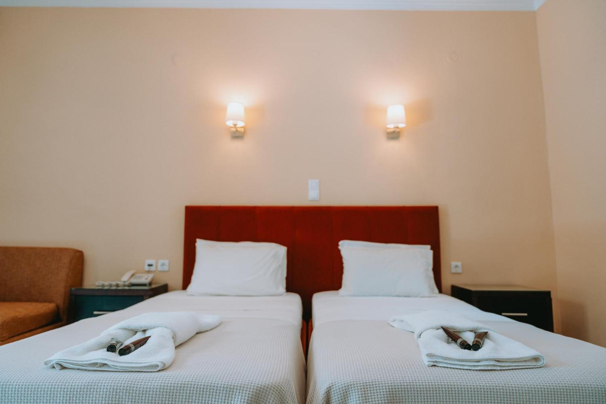 Karavostasi Beach Hotel 페르디카 외부 사진