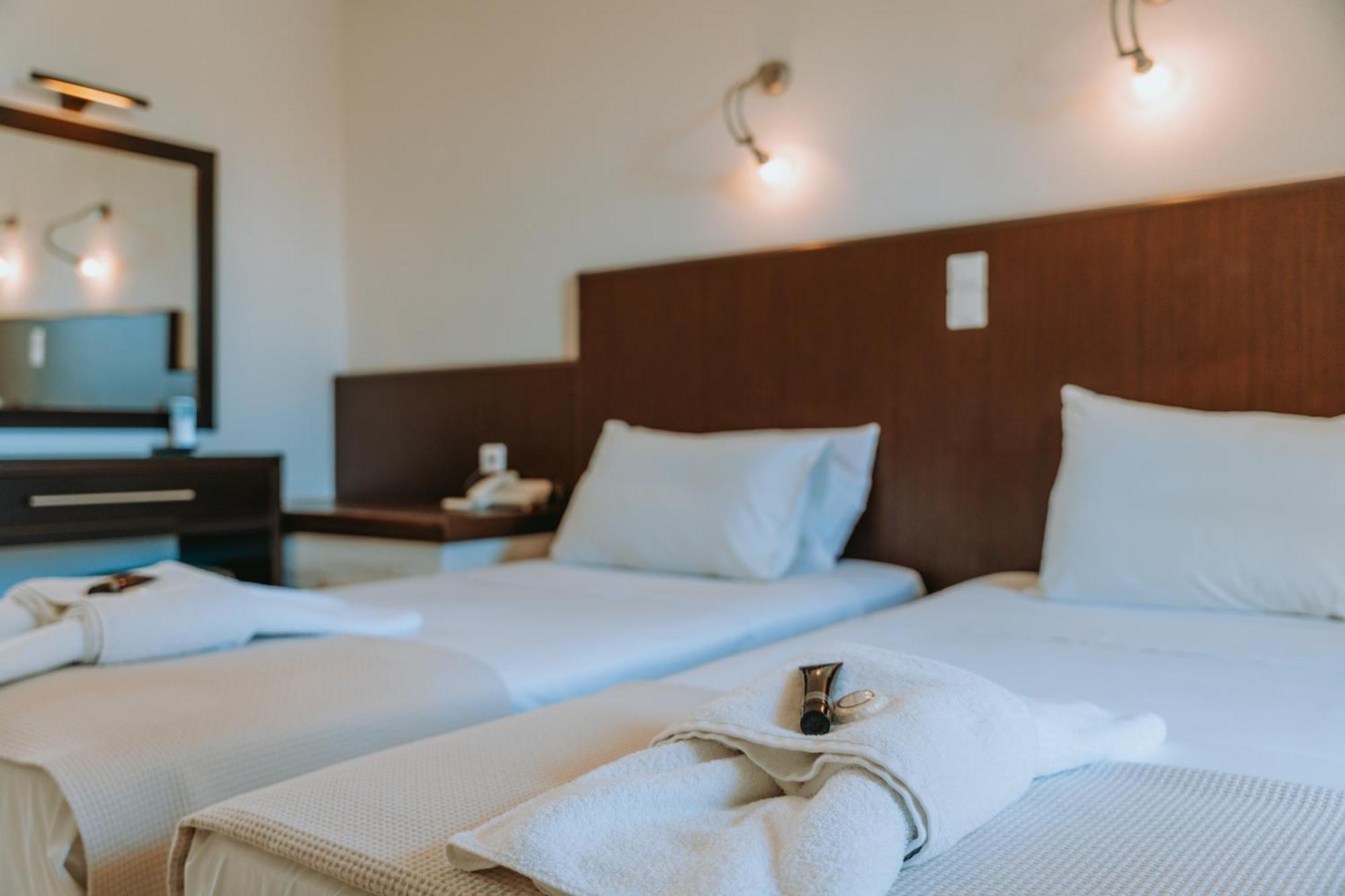 Karavostasi Beach Hotel 페르디카 외부 사진