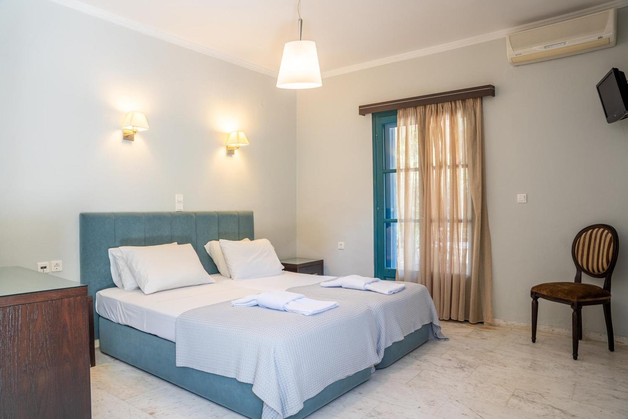 Karavostasi Beach Hotel 페르디카 외부 사진